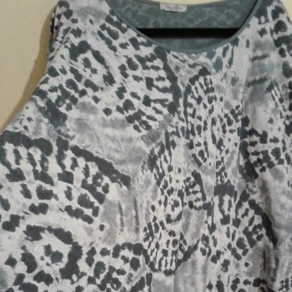 Elena Baldi Boho 100% linen tie dye patten cape - Picture 5 of 7